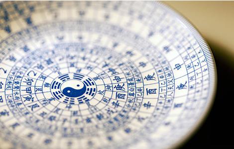 世华会执行主席唐子懿女士与潘基文在一起